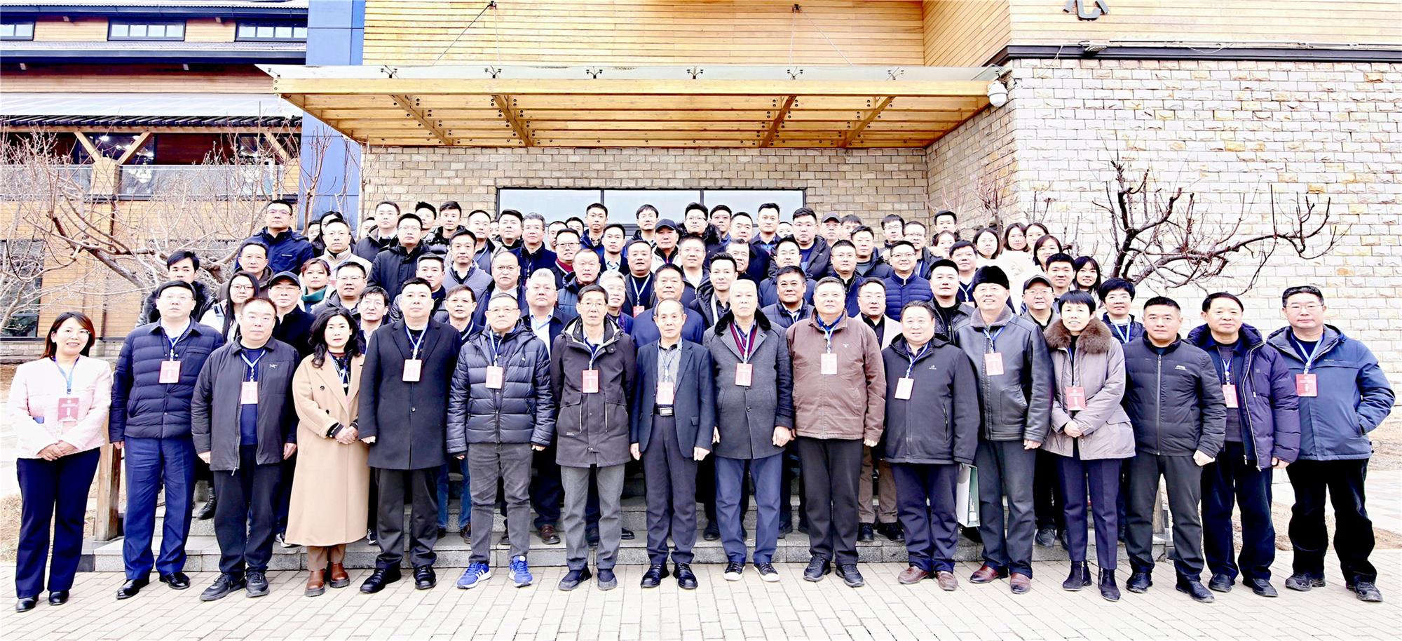 冀裝協(xié)三屆四次理事會(huì)暨常務(wù)理事會(huì)召開(kāi)，常宏榮獲多項(xiàng)獎(jiǎng)項(xiàng)